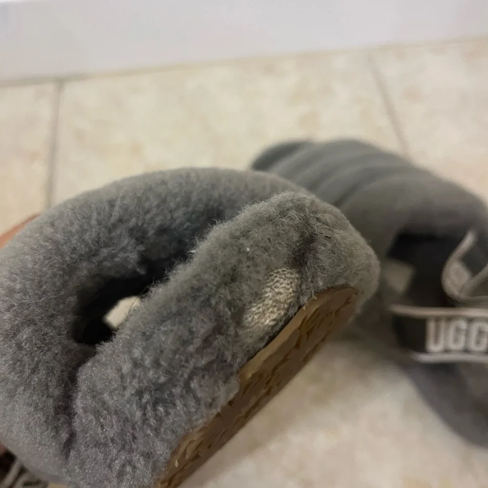 ugg slippers - Picture 2 of 2